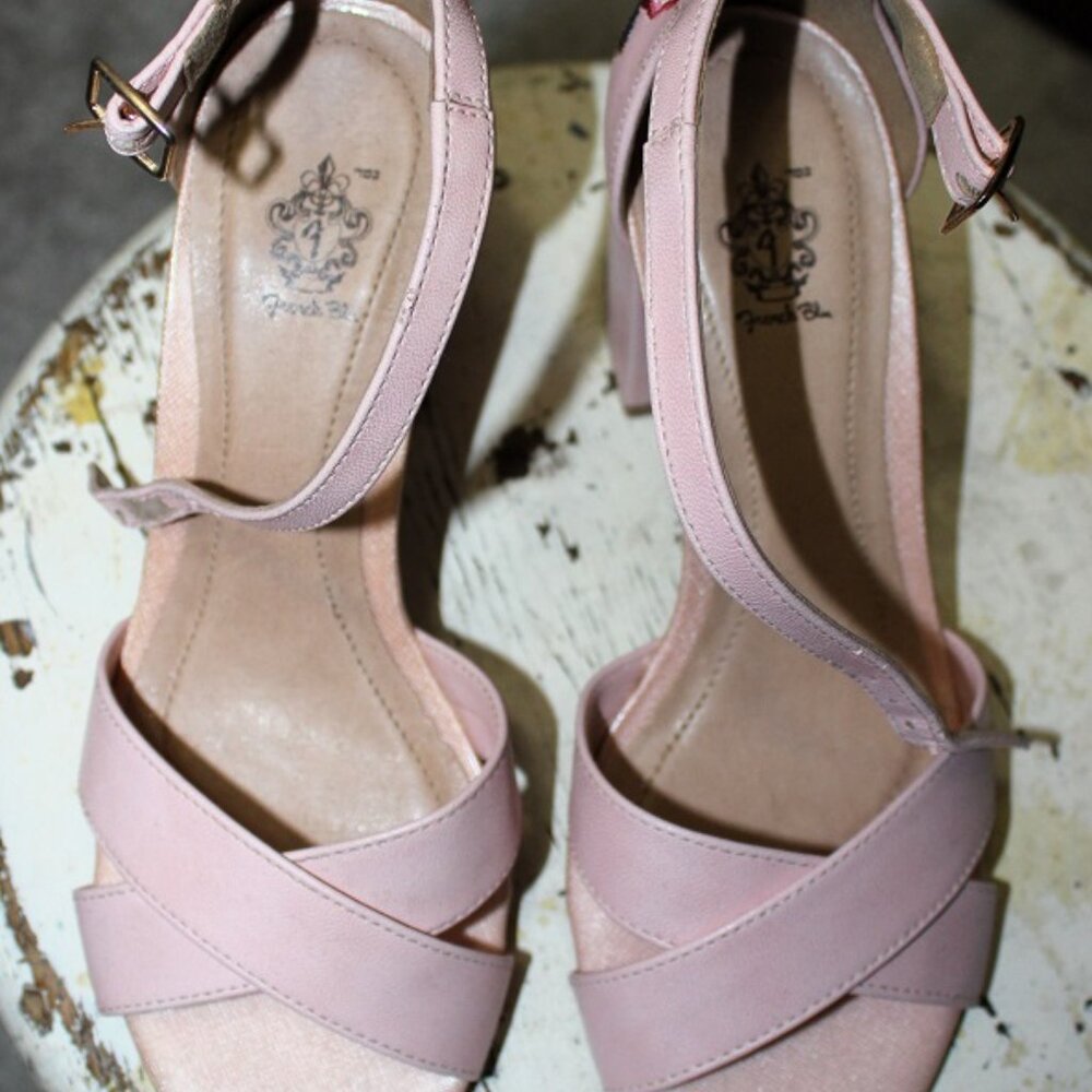 shoes - Picture 3 of 6